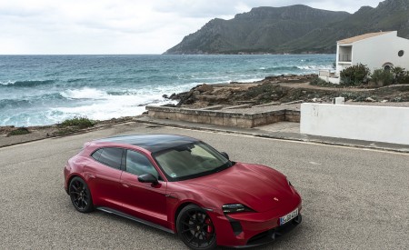 2022 Porsche Taycan GTS Sport Turismo (Color: Carmine Red) Front Three-Quarter Wallpapers 450x275 (97)