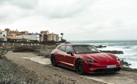 2022 Porsche Taycan GTS Sport Turismo (Color: Carmine Red) Front Three-Quarter Wallpapers 450x275 (87)