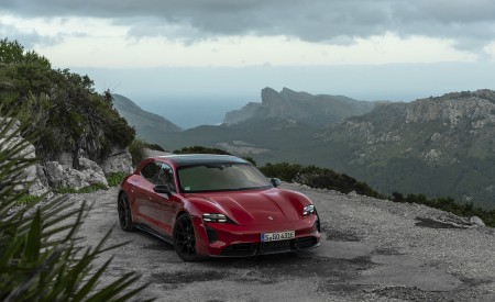 2022 Porsche Taycan GTS Sport Turismo (Color: Carmine Red) Front Wallpapers 450x275 (107)