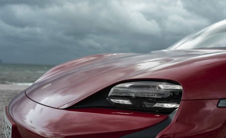 2022 Porsche Taycan GTS Sport Turismo (Color: Carmine Red) Headlight Wallpapers 450x275 (118)