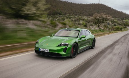 2022 Porsche Taycan GTS Sport Turismo (Color: Mamba Green Metallic) Front Three-Quarter Wallpapers 450x275 (4)