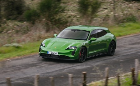 2022 Porsche Taycan GTS Sport Turismo (Color: Mamba Green Metallic) Front Three-Quarter Wallpapers 450x275 (14)