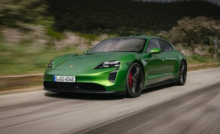 2022 Porsche Taycan GTS Sport Turismo (Color: Mamba Green Metallic) Front Three-Quarter Wallpapers 450x275 (6)