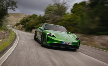 2022 Porsche Taycan GTS Sport Turismo (Color: Mamba Green Metallic) Front Wallpapers 450x275 (10)