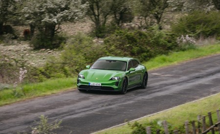 2022 Porsche Taycan GTS Sport Turismo (Color: Mamba Green Metallic) Front Wallpapers 450x275 (15)