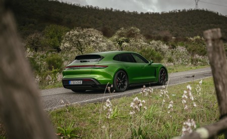 2022 Porsche Taycan GTS Sport Turismo (Color: Mamba Green Metallic) Rear Three-Quarter Wallpapers 450x275 (26)