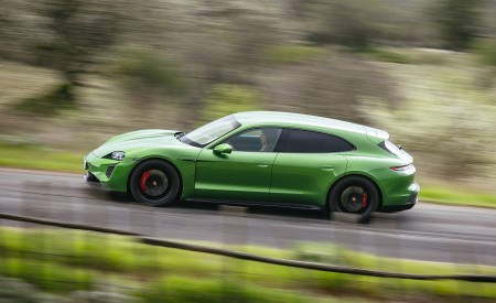 2022 Porsche Taycan GTS Sport Turismo (Color: Mamba Green Metallic) Side Wallpapers 450x275 (16)