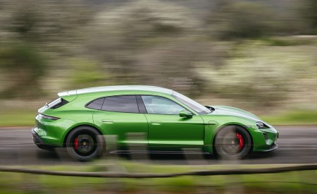 2022 Porsche Taycan GTS Sport Turismo (Color: Mamba Green Metallic) Side Wallpapers 450x275 (17)