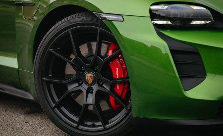 2022 Porsche Taycan GTS Sport Turismo (Color: Mamba Green Metallic) Wheel Wallpapers 450x275 (28)