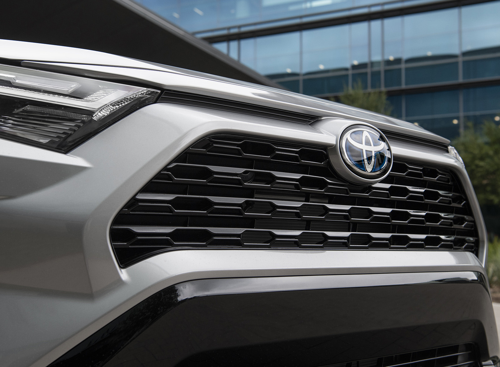 2022 Toyota RAV4 SE Hybrid Grille Wallpapers (12)