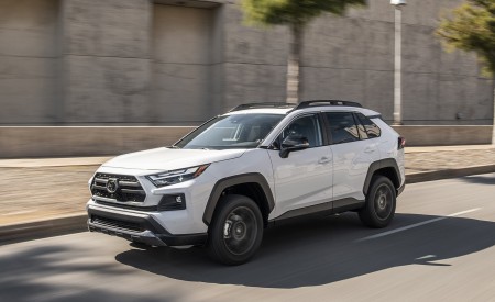 2022 Toyota RAV4 TRD Offroad Front Three-Quarter Wallpapers 450x275 (29)