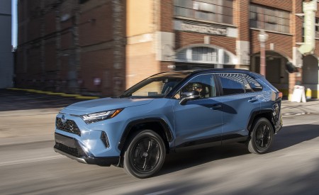 2022 Toyota RAV4 XSE Front Three-Quarter Wallpapers 450x275 (31)