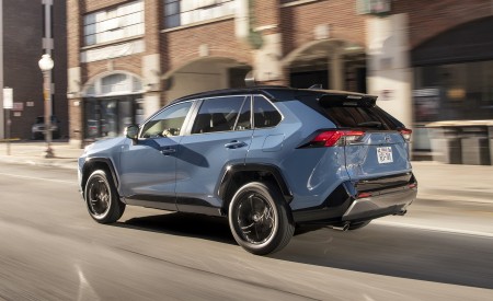 2022 Toyota RAV4 XSE Rear Three-Quarter Wallpapers 450x275 (33)
