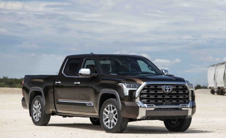 2022 Toyota Tundra 1794 Edition (Color: Smoked Mesquite) Front Three-Quarter Wallpapers 450x275 (3)