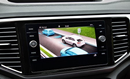 2022 Volkswagen Atlas Cross Sport Central Console Wallpapers 450x275 (14)