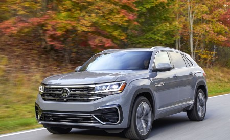 2022 Volkswagen Atlas Cross Sport Front Three-Quarter Wallpapers 450x275 (4)