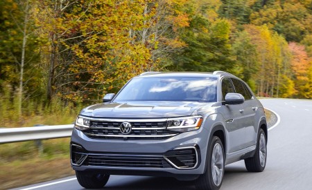 2022 Volkswagen Atlas Cross Sport Front Wallpapers 450x275 (2)