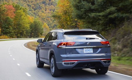 2022 Volkswagen Atlas Cross Sport Rear Wallpapers 450x275 (8)
