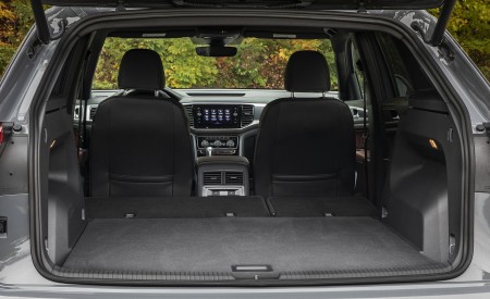 2022 Volkswagen Atlas Cross Sport Trunk Wallpapers 450x275 (18)