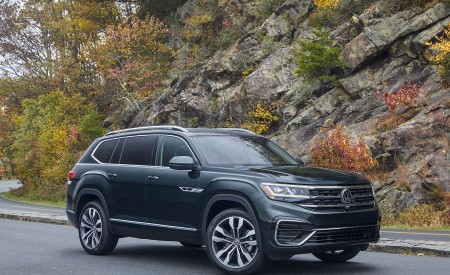 2022 Volkswagen Atlas Front Three-Quarter Wallpapers 450x275 (8)