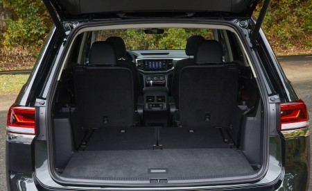 2022 Volkswagen Atlas Trunk Wallpapers 450x275 (18)