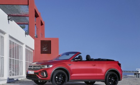 2022 Volkswagen T-Roc Cabriolet Front Three-Quarter Wallpapers 450x275 (9)