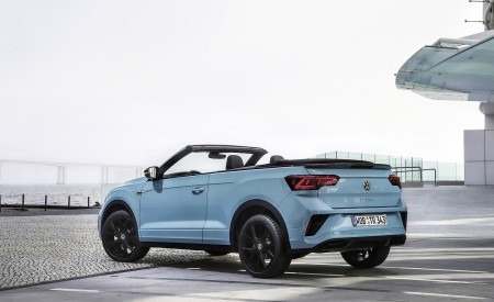2022 Volkswagen T-Roc Cabriolet Rear Three-Quarter Wallpapers 450x275 (27)