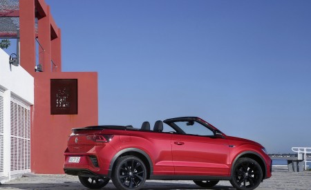 2022 Volkswagen T-Roc Cabriolet Rear Three-Quarter Wallpapers 450x275 (10)