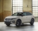2022 Volkswagen T-Roc Front Three-Quarter Wallpapers 150x120 (25)