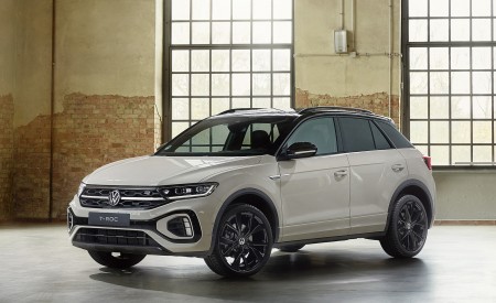 2022 Volkswagen T-Roc Front Three-Quarter Wallpapers 450x275 (25)