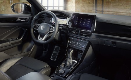 2022 Volkswagen T-Roc Interior Wallpapers 450x275 (37)