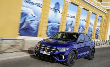 2022 Volkswagen T-Roc R Front Three-Quarter Wallpapers 450x275 (10)