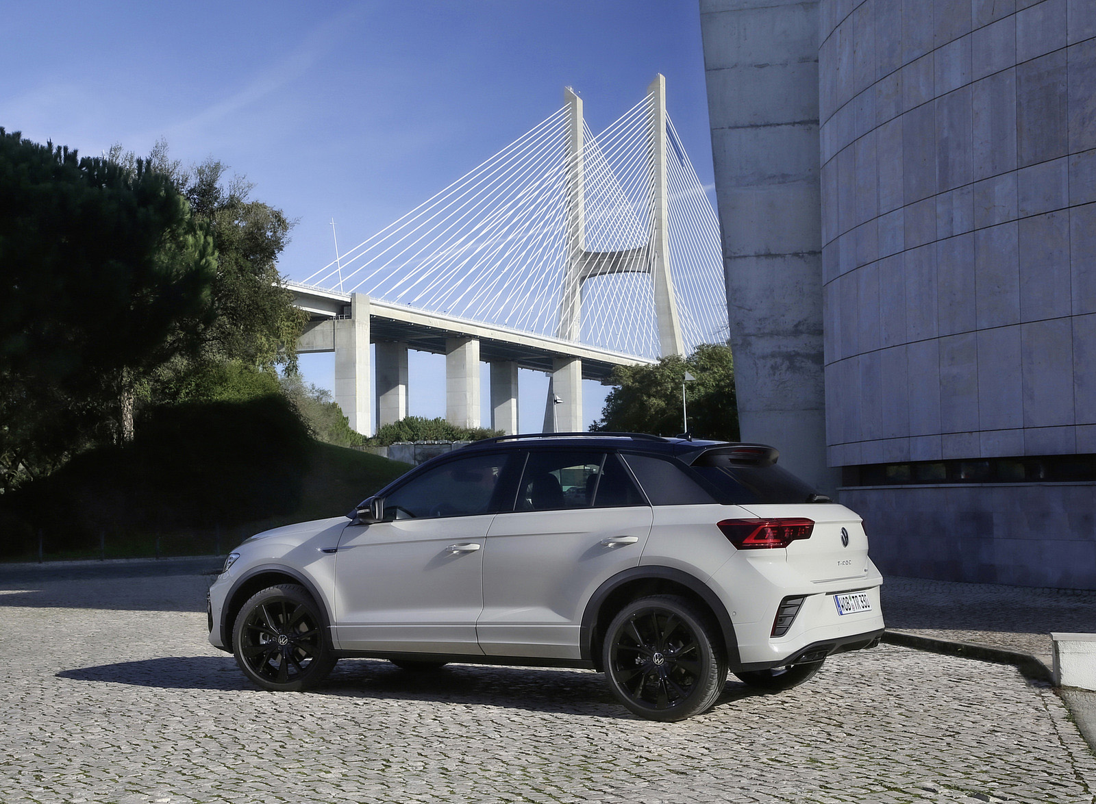 2022 Volkswagen T-Roc Side Wallpapers (10)