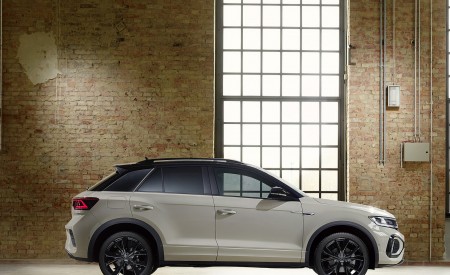 2022 Volkswagen T-Roc Side Wallpapers 450x275 (29)