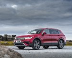 2022 Volkswagen Tiguan Allspace Elegance (UK-Spec) Front Three-Quarter Wallpapers 150x120 (9)