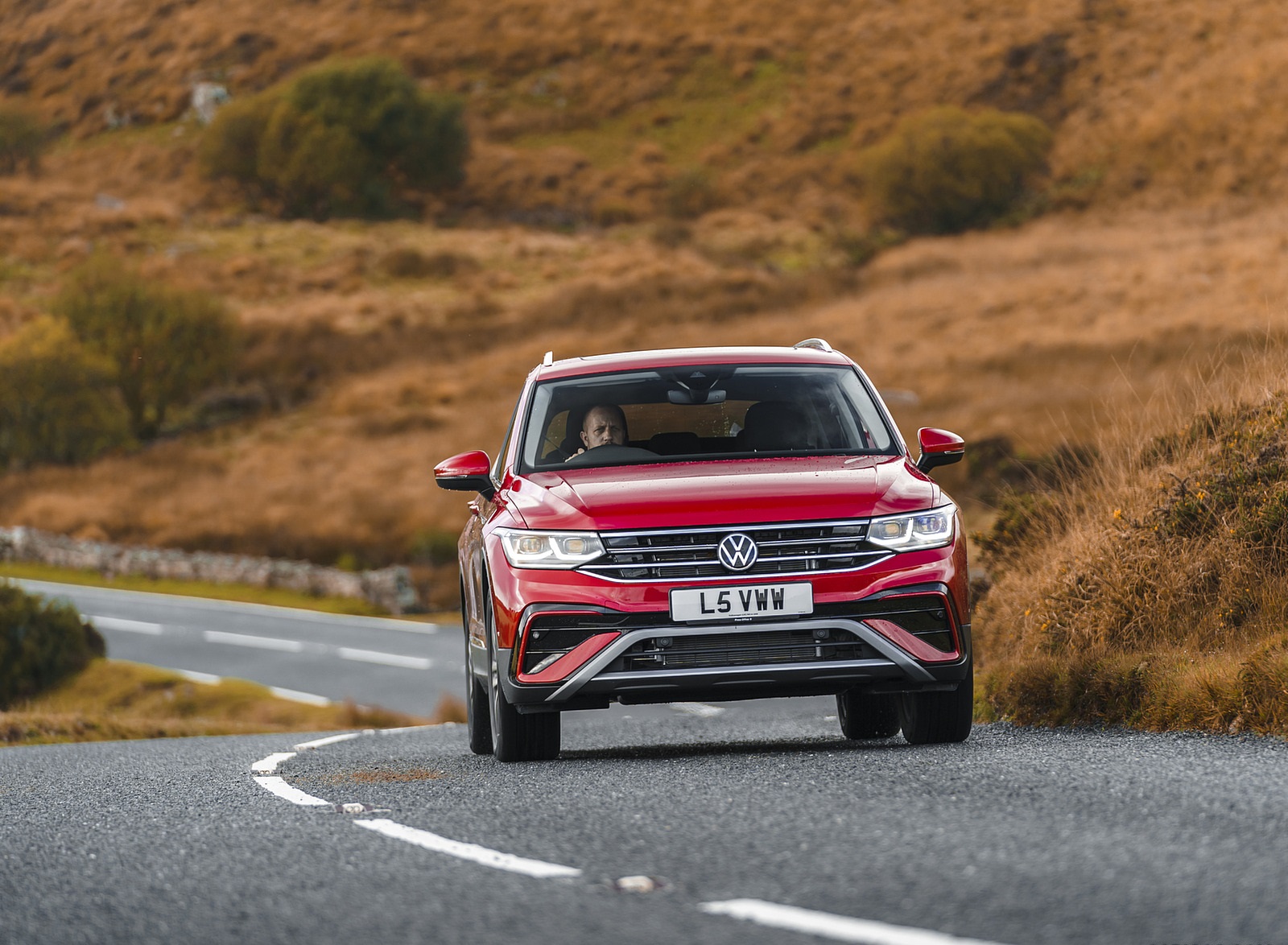 2022 Volkswagen Tiguan Allspace Elegance (UK-Spec) Front Wallpapers (3)