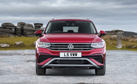 2022 Volkswagen Tiguan Allspace Elegance (UK-Spec) Front Wallpapers 450x275 (10)