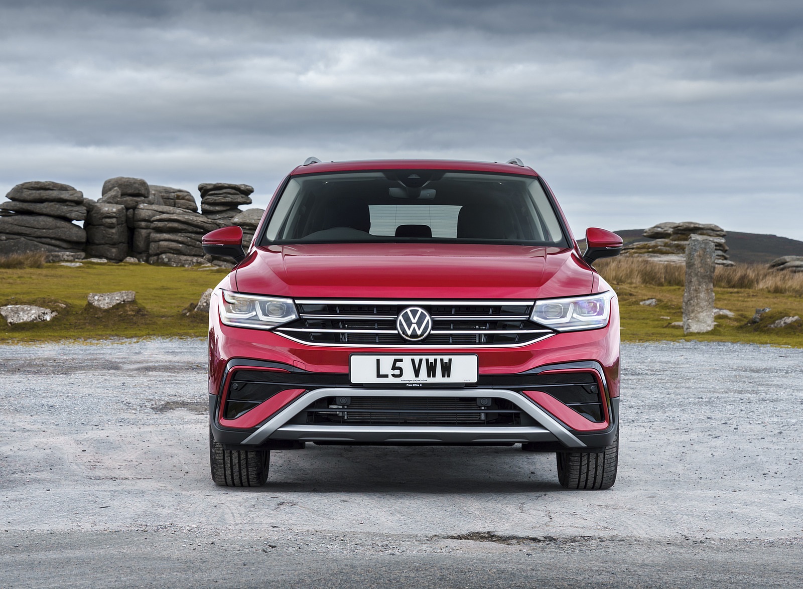 2022 Volkswagen Tiguan Allspace Elegance (UK-Spec) Front Wallpapers (10)