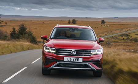 2022 Volkswagen Tiguan Allspace Elegance (UK-Spec) Front Wallpapers 450x275 (6)