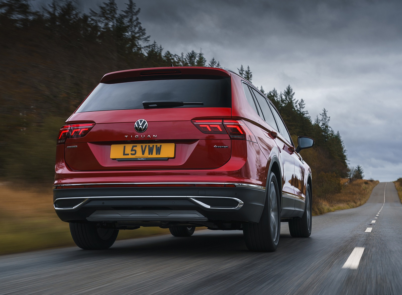 2022 Volkswagen Tiguan Allspace Elegance (UK-Spec) Rear Wallpapers (7)