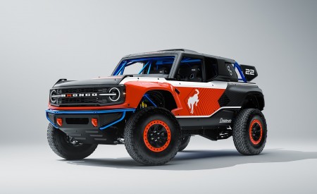 2023 Ford Bronco DR Front Three-Quarter Wallpapers 450x275 (24)
