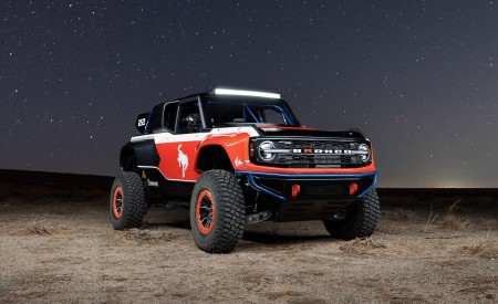 2023 Ford Bronco DR Front Three-Quarter Wallpapers 450x275 (16)