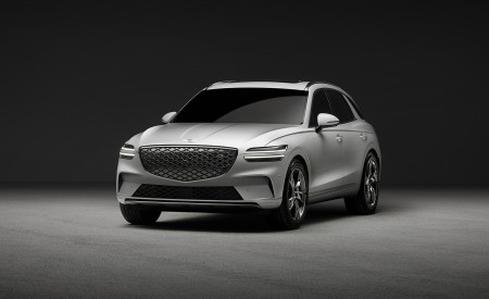 2023 Genesis Electrified GV70 Front Three-Quarter Wallpapers 450x275 (3)