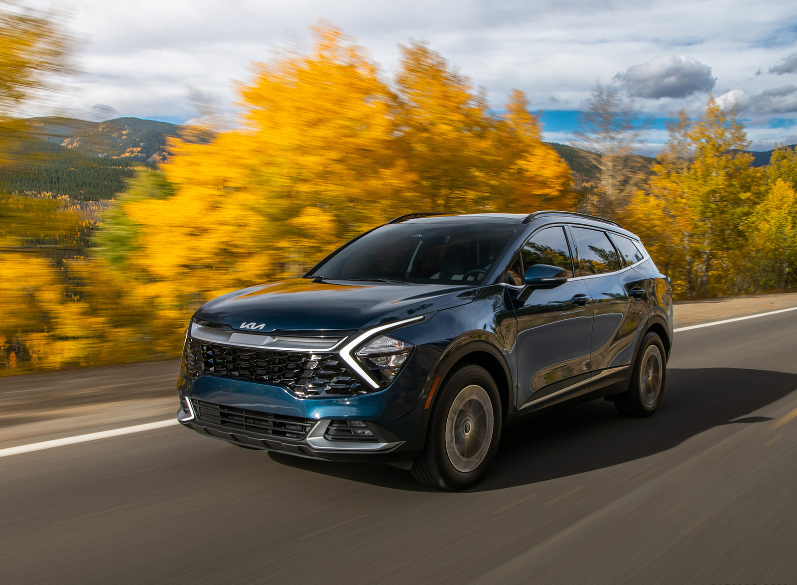 2023 Kia Sportage Hybrid Front Three-Quarter Wallpapers  (6)