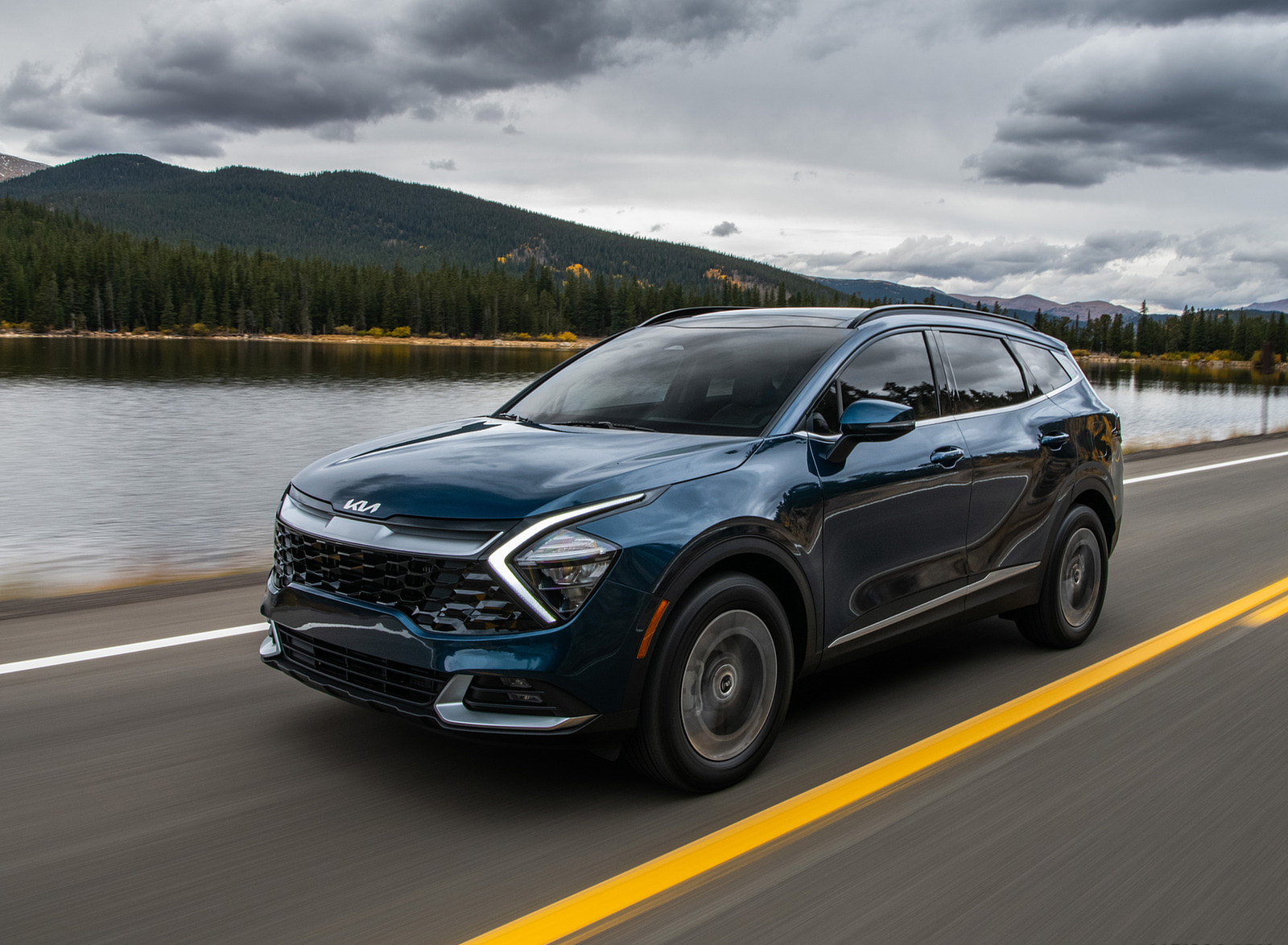 2023 Kia Sportage Hybrid Front Three-Quarter Wallpapers  (8)