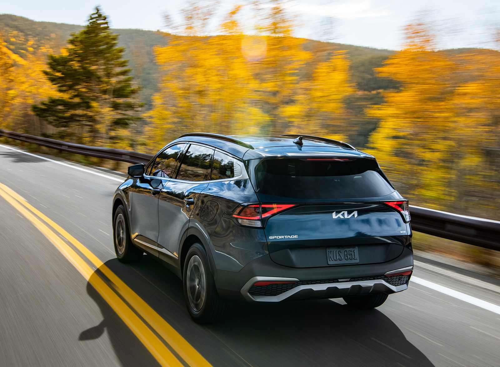 2023 Kia Sportage Hybrid Rear Three-Quarter Wallpapers  (5)
