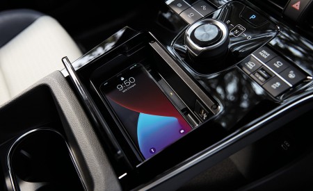 2023 Subaru Solterra Central Console Wallpapers 450x275 (95)