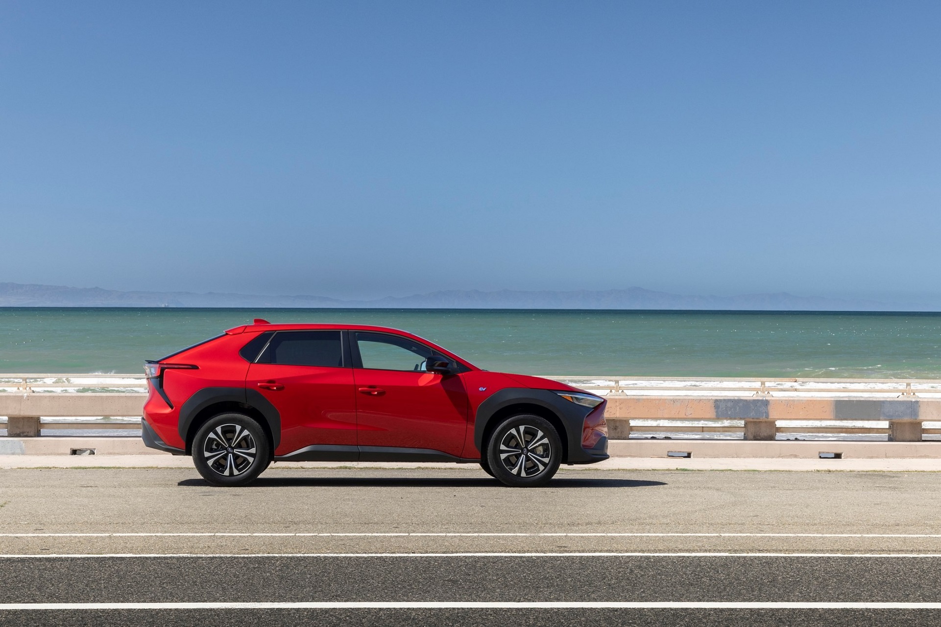 2023 Subaru Solterra Side Wallpapers (7)