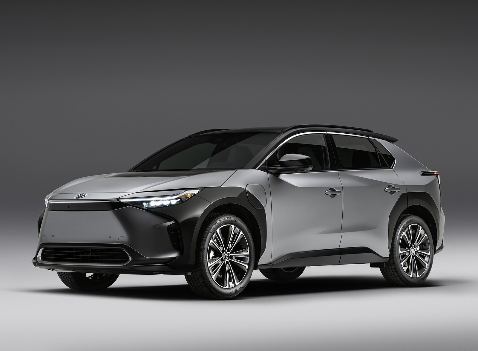 2023 Toyota bZ4X Limited (Color: Heavy Metal; US-Spec) Front Three-Quarter Wallpapers (10)