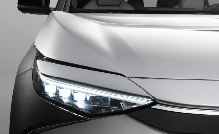 2023 Toyota bZ4X Limited (Color: Heavy Metal; US-Spec) Headlight Wallpapers 450x275 (16)